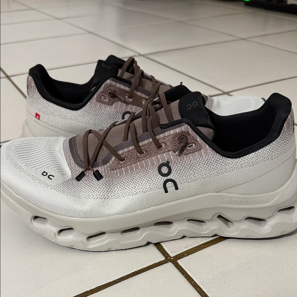 On Running Men's Sneakers in White and Brown